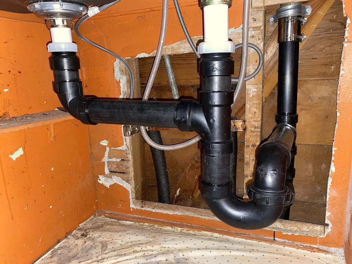 Professional Pipe Bursting equipment and tools on the job in Combee Settlement